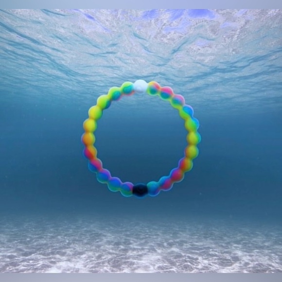 5 Lokai bracelets - Picture 8 of 11